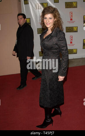 LOS ANGELES, CA. 17 gennaio 2003: attrice NIA VARDALOS presso il Broadcast Film Critics ottava edizione critica' Choice Awards presso il Beverly Hills Hotel. © Paul Smith / Featureflash Foto Stock
