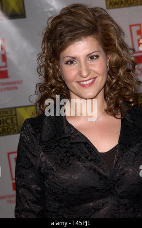 LOS ANGELES, CA. 17 gennaio 2003: attrice NIA VARDALOS presso il Broadcast Film Critics ottava edizione critica' Choice Awards presso il Beverly Hills Hotel. © Paul Smith / Featureflash Foto Stock