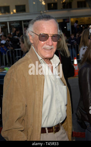 LOS ANGELES, CA. Febbraio 09, 2003: Stan Lee presso il Los Angeles premiere di DareDevil. © Paul Smith / Featureflash Foto Stock