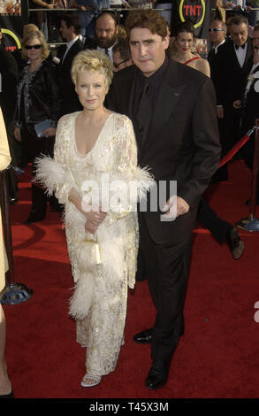 LOS ANGELES, CA. Marzo 09, 2003: Alfred Molina & moglie Jill GASCOINE presso la nona edizione del Screen Actors Guild Awards di Los Angeles. Foto Stock