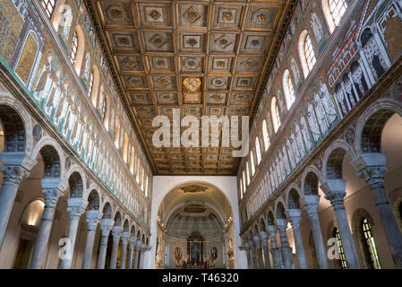 RAVENNA, Italia 2018 agosto 03: mosaici all'interno della Basilica di Sant Apollinare Nuovo di Ravenna. L'Italia. Foto Stock