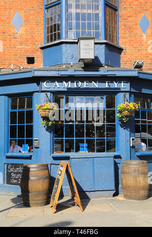 Camden Eye pub al Camden Town, a nord di Londra, Regno Unito Foto Stock