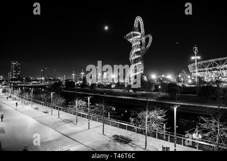 ArcelorMittal Orbit progettato da Sir Anish Kapoor e Cecil Balmond, Olympic Park Foto Stock