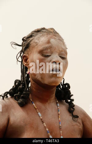 Voodoo festival presso la spiaggia di Ouidah, Benin Foto Stock