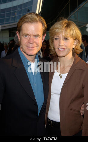 LOS ANGELES, CA. Giugno 11, 2003: Attore William H. MACY & moglie attrice Felicity Huffman in occasione della proiezione del suo nuovo film lo scambiatore di calore - il film di apertura nel 2003 IFP/Los Angeles Film Festival. Foto Stock