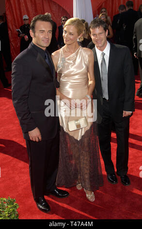 LOS ANGELES, CA. 21 settembre 2003:/Nip tuck stelle JOELY RICHARDSON, Julian McMAHON (sinistra) & DYLAN WALSH al 55t annuale di Emmy Awards a Los Angeles. Foto Stock