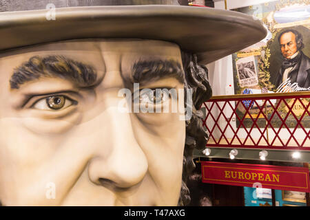 All'interno del essendo Brunel Museum attrazione turistica a Bristol, Inghilterra Regno Unito nel mese di aprile Foto Stock