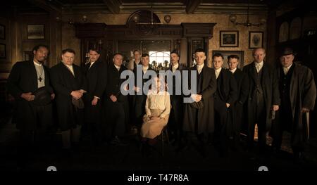 CILLIAN MURPHY , ANNABELLE WALLIS , Paul Anderson , Joe Cole e Benjamin Zephaniah in PEAKY BLINDERS (2013). Stagione 1. Credito: British Broadcasting Corporation (BBC) / Album Foto Stock