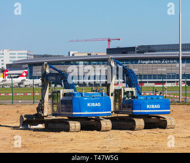 Kloten, Svizzera - 30 Settembre 2016: lavori di costruzione presso l'aeroporto di Zurigo. Aeroporto di Zurigo, conosciuto anche come aeroporto di Kloten, è il più grande ristorante Foto Stock