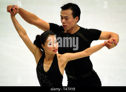 Emscher-Lippe-Halle di Gelsenkirchen Germania nov. 9-11 2001, Sparkassen Cup su ghiaccio, ISU Grand Prix di Pattinaggio di Figura --- Shen Xue , Zhao Hongbo (CHN) Foto Stock