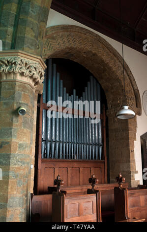 L'organo nella chiesa della Santa Trinità, Shenington, Oxfordshire, England, Regno Unito Foto Stock