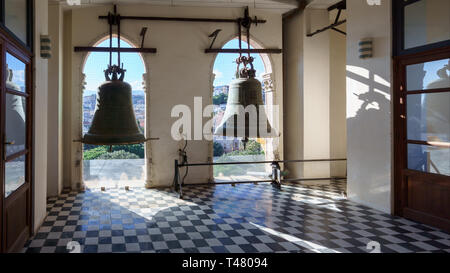 MESSINA, Italia - 06 novembre 2018 - decorazioni per interni e per elementi d'oro del campanile della cattedrale di Messina in Sicilia Foto Stock