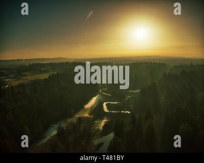 Pruhonice lago ghiacciato tramonto drone Foto Stock