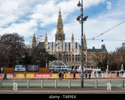 Vienna, Austria, 23 febbraio 2019. Imponente facciata del municipio visto dall'anello Foto Stock