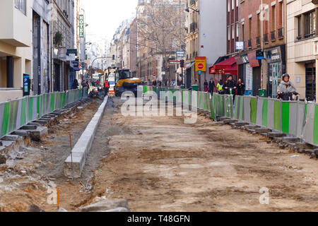 Un tratto di Rue de Charonne in costruzione, in via di rifabbricazione, Parigi, Francia, marzo 19, 2019. Foto Stock