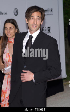 CANNES, Francia. 22 maggio 2003: Attore Adrien Brody a Le Moulin de Mougins ristorante per amfAR Cinema contro l AIDS 2003 Gala. Foto Stock