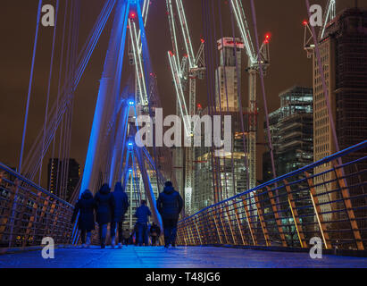 Il Golden Jubilee ponti a Londra di notte Foto Stock