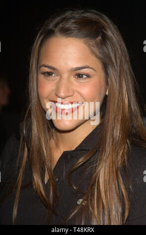 LOS ANGELES, CA. Ottobre 09, 2003: attrice NATALIA BARON la premiere mondiale, a Hollywood, di Runaway giuria. Foto Stock