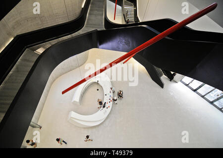 Il museo MAXXI (interno), Roma. Da Zaha Hadid Foto Stock