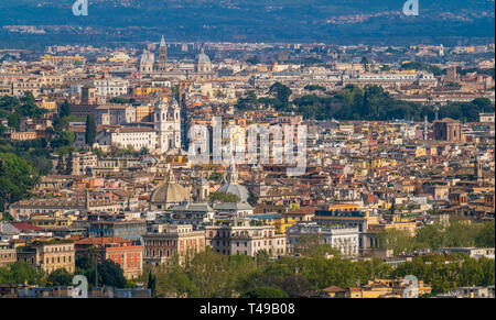 Vista panoramica dalla terrazza Zodiaco a Roma con la scalinata di Trinità dei Monti. Roma, Italia. Foto Stock