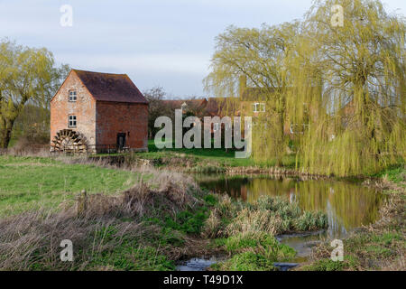 Hartpury Mill, Highleadon, Gloucestershire, UK mattone Il Grade ii Listed è un mulino ad acqua Foto Stock