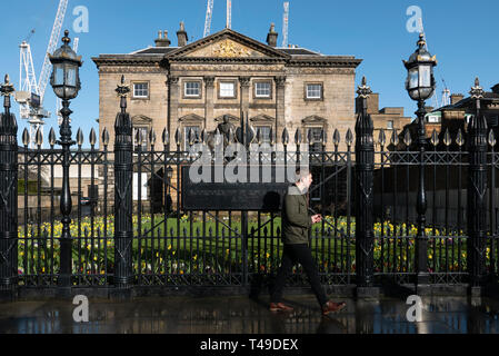 The Royal Bank of Scotland headquarters building di Edimburgo, in Scozia, Regno Unito, Europa Foto Stock