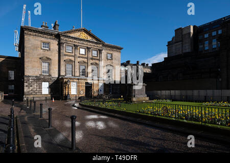 The Royal Bank of Scotland headquarters building di Edimburgo, in Scozia, Regno Unito, Europa Foto Stock