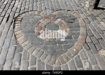 Cuore di Midlothian sul marciapiede del Royal Mile di Edimburgo, Scozia, Regno Unito. Europa Foto Stock