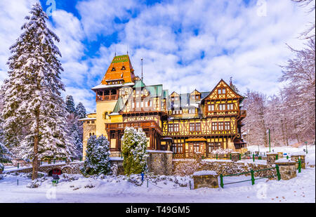 Museo di Pelisor, parte del castello di Peles, protetto da UNESCO World Heritage Site , Sinaia, Transilvania, Romania. Foto Stock