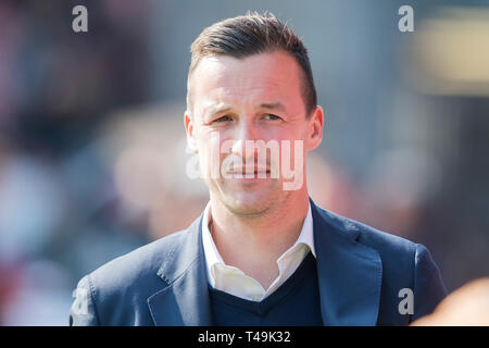 Utrecht, Paesi Bassi. Xiv Apr, 2019. UTRECHT, stadio De Galgenwaard, 14-04-2019 , Stagione 2018 / 2019 , olandese Eredivisie. Vitesse coach Oleg Yarovinskiy durante il match Utrecht - Vitesse Credito: Pro scatti/Alamy Live News Foto Stock