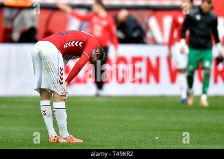 Utrecht, Paesi Bassi. Xiv Apr, 2019. Nieuw Galgenwaard, stagione 2018 / 2019, Eredivisie, FC Utrecht player Timo Letschert dopo la partita FC Utrecht - Vitesse Credito: Pro scatti/Alamy Live News Foto Stock