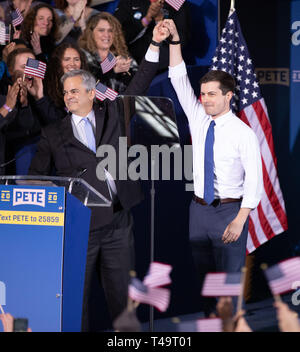 South Bend, Indiana, Stati Uniti d'America. Xiv Apr 2019. Sindaco Pete Buttigieg annuncia presidenziali 2020 eseguito su Aprile 14, 2019 in South Bend, Indiana. Xiv Apr, 2019. Credito: Lora di oliva ZUMA/filo/Alamy Live News Foto Stock