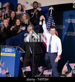 South Bend, Indiana, Stati Uniti d'America. Xiv Apr 2019. Sindaco Pete Buttigieg annuncia presidenziali 2020 eseguito su Aprile 14, 2019 in South Bend, Indiana. Xiv Apr, 2019. Credito: Lora di oliva ZUMA/filo/Alamy Live News Foto Stock