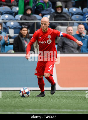 Seattle, Washington, Stati Uniti d'America. Xiii Apr, 2019. Toronto è Michael Bradley (4) in azione come Toronto FC visiti le sirene di Seattle per un match di MLS al secolo campo Collegamento a Seattle, WA. Credito: Jeff Halstead/ZUMA filo/Alamy Live News Foto Stock