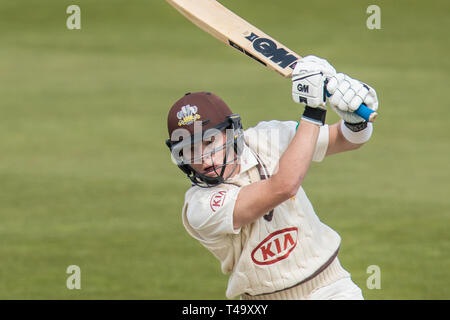 Londra, Regno Unito. Xiv Apr, 2019. Ollie il Papa batting come Surrey prendere su Essex nel giorno finale della contea di Specsavers gara di campionato al Kia ovale. Credito: David Rowe/Alamy Live News Foto Stock