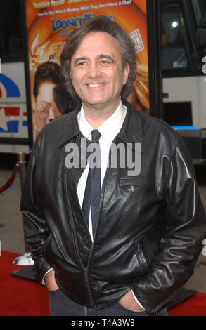 LOS ANGELES, CA. 09 novembre 2003: regista Joe Dante al mondo premiere, a Hollywood, del suo nuovo film Looney Tunes torna in azione. Foto Stock