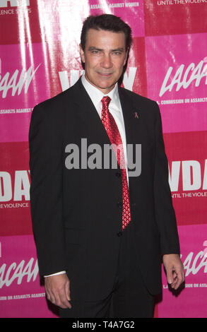 LOS ANGELES, CA. Febbraio 24, 2003: Attore VICTOR fiumi al V-Day LA 2003 beneficio al Directors Guild Theatre, West Hollywood. La manifestazione ha beneficiato V-Day e il Los Angeles commissione per le aggressioni contro le donne. Foto Stock