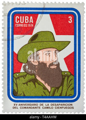 CUBA - circa 1974: un timbro stampato in Cuba mostra ritratto di Comandante Camilo Cienfuegos, circa 1974 Foto Stock