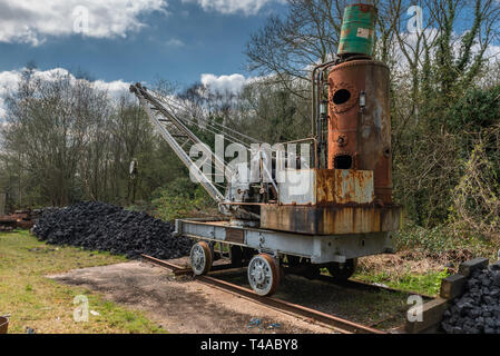 Rotaia montata gru a vapore a Blists Hill cittadina vittoriana Ironbridge Foto Stock