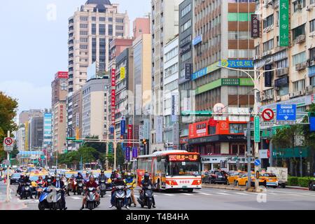 TAIPEI, Taiwan - 5 dicembre 2018: Zhongshan district area per lo shopping in Taipei, Taiwan. Taipei è la capitale di Taiwan con una popolazione di 8,5 mil Foto Stock