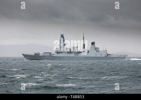 HMS Defender uno dei sei moderne tipo 45 cacciatorpediniere azionato dalla Royal Navy Foto Stock