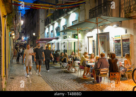 Altstadtgasse, Bairro Alto, Lisbona, Portogallo Foto Stock