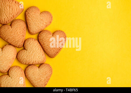 Cumulo di a forma di cuore i cookie Foto Stock