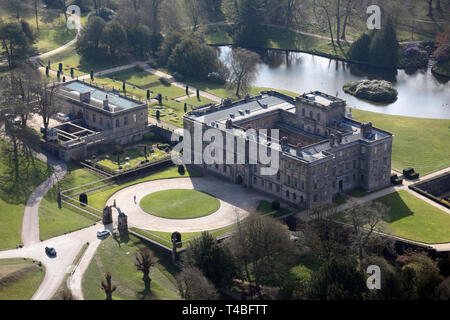 Vista aerea (da oltre 1500') di Lyme Hall, un sito del patrimonio mondiale nel Cheshire Foto Stock