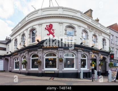 Il Pub Red Lion a Luton, Bedfordshire, Regno Unito Foto Stock