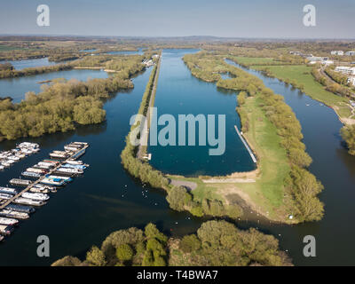 Antenna di tiro olimpico di canottaggio traing lago e Thames e Kennet marina Foto Stock