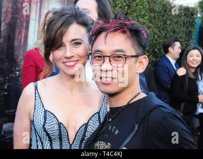 Los Angeles, California, Stati Uniti d'America 15 Aprile 2019 l'attrice Linda Cardellini e produttore James Wan frequentare la premiere della maledizione di La Llorona il 15 aprile 2019 presso il teatro egiziano in Los Angeles, California. Foto di Barry re/Alamy Live News Foto Stock