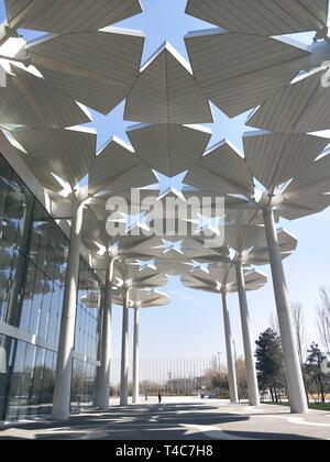 Pechino, Cina. Xv Apr, 2019. Foto scattate con un telefono cellulare mostra una scena sul sito per il prossimo 2019 Beijing International mostra ortoculturale Yanqing nel distretto di Pechino, capitale della Cina, 15 aprile 2019. Credito: Wei Mengjia/Xinhua/Alamy Live News Foto Stock