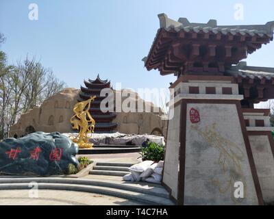 Pechino, Cina. Xv Apr, 2019. Foto scattate con un telefono cellulare mostra una scena sul sito per il prossimo 2019 Beijing International mostra ortoculturale Yanqing nel distretto di Pechino, capitale della Cina, 15 aprile 2019. Credito: Wei Mengjia/Xinhua/Alamy Live News Foto Stock