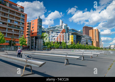 Wohnhaeuser, Tilla-Durieux-Park, Potsdamer Platz e il Tiergarten, nel quartiere Mitte di Berlino, Deutschland Foto Stock